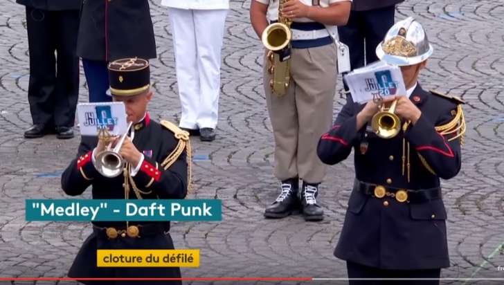 Moment inedit la Parada Militară de Ziua Franţei. Fanfara a cântat două piese "Daft Punk"