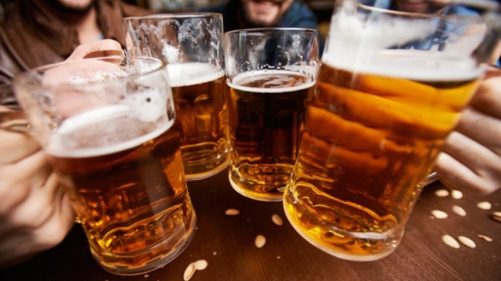 Studiul care confirmă toate bănuielile. Ce se întâmplă cu un bărbat atunci când bea bere!
