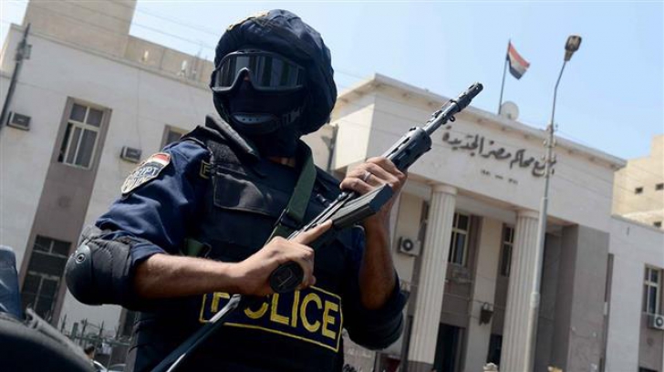 Egipt: atacatori necunoscuți au deschis focul asupra unui echipaj de poliție, ucigând 5 polițiști
