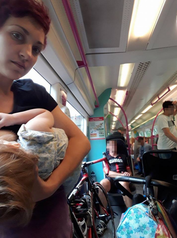 Imaginea care sigur te va enerva. Ce a pățit o mamă cu bebelușul ei în metrou e incredibil