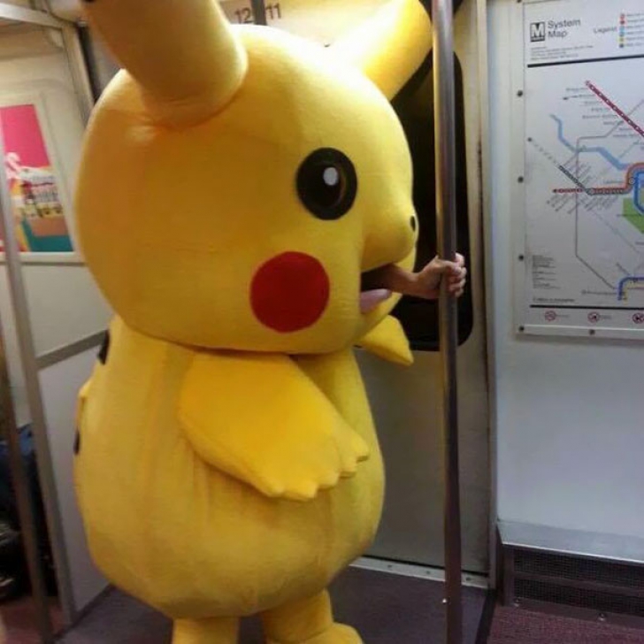 Cele mai ciudate imagini din metrou. Nu-ți vine să crezi că sunt reale