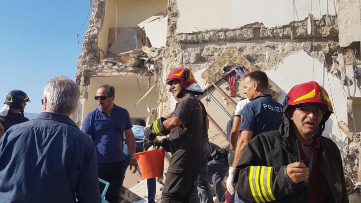 Dezastru lângă Napoli! O clădire s-a prăbușit, îngropând sub darâmături mai multe persoane