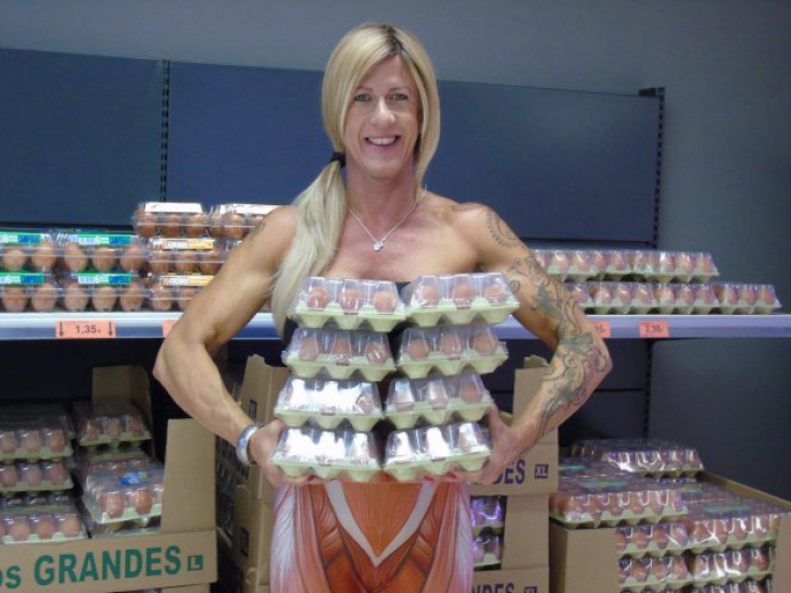 Femeia care mănâncă 30 de ouă pe zi: "Mi-au transformat complet corpul". Cum arată