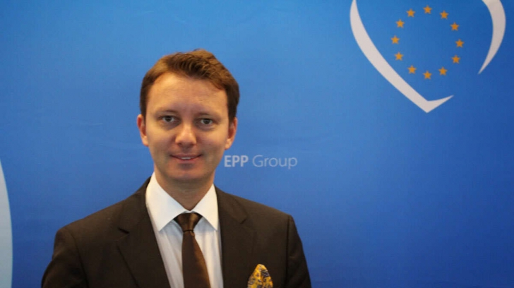 SURSE: PNL discută înscrierea lui Siegfried Mureșan, europarlamentar PMP, în partid