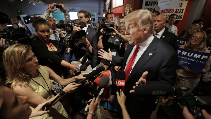 Donald Trump atacă, din nou, presa americană: Presa falsă deformează democraţia în ţara noastră