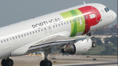 Românii blocaţi pe aeroportul din Lisabona vor fi aduşi în ţară cu o altă cursă. Anunţul TAP