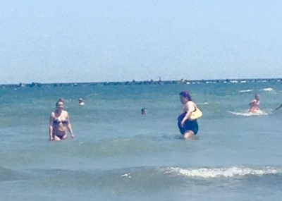 Cum a intrat în apă o femeie la Mamaia. Turiștii de pe plajă au rămas mască