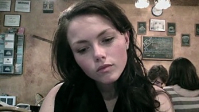 A uitat să închidă webcam-ul de la laptop. Au văzut-o nud şi cum întreţinea relaţii cu iubitul