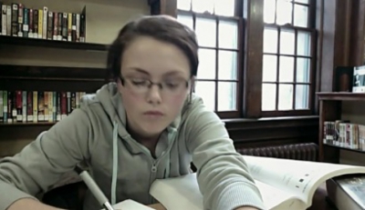 A uitat să închidă webcam-ul de la laptop. Au văzut-o nud şi cum întreţinea relaţii cu iubitul