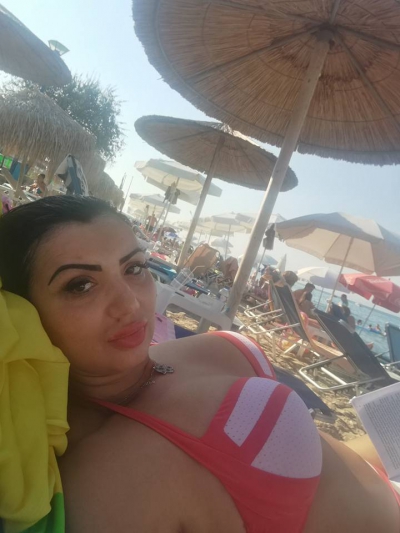 Adriana Bahmuţeanu a mers la mare şi s-a mirat că lumea n-o recunoştea. Cum arată nemachiată