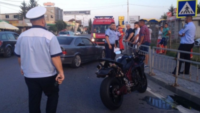 Trei romi au șicanat în trafic un motociclist. Nu știau că era luptător K1, iar ce a urmat...