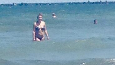 Cum a intrat în apă o femeie la Mamaia. Turiștii de pe plajă au rămas mască