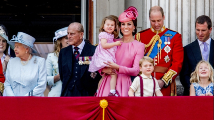 Care e MÂNCAREA pe care familia regală britanică nu o consumă niciodată în public