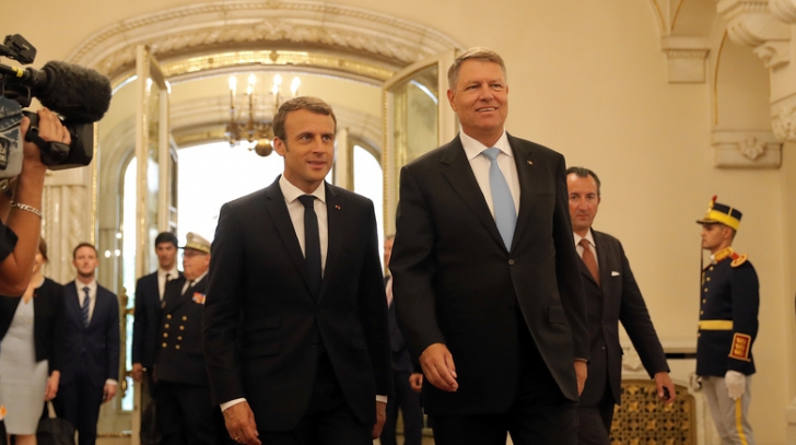 Scandal uriaș! Macron, făcut praf în Franța după vizita în România. Se anunță proteste masive