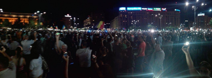 Protest în Piața Victoriei. 2.500 de oameni au strigat împotriva modificării legilor Justiției