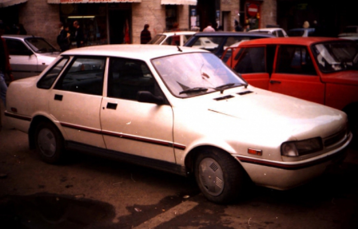 Dacia a fabricat modelul Extase, cu un aspect deosebit. Interes major din partea străinilor