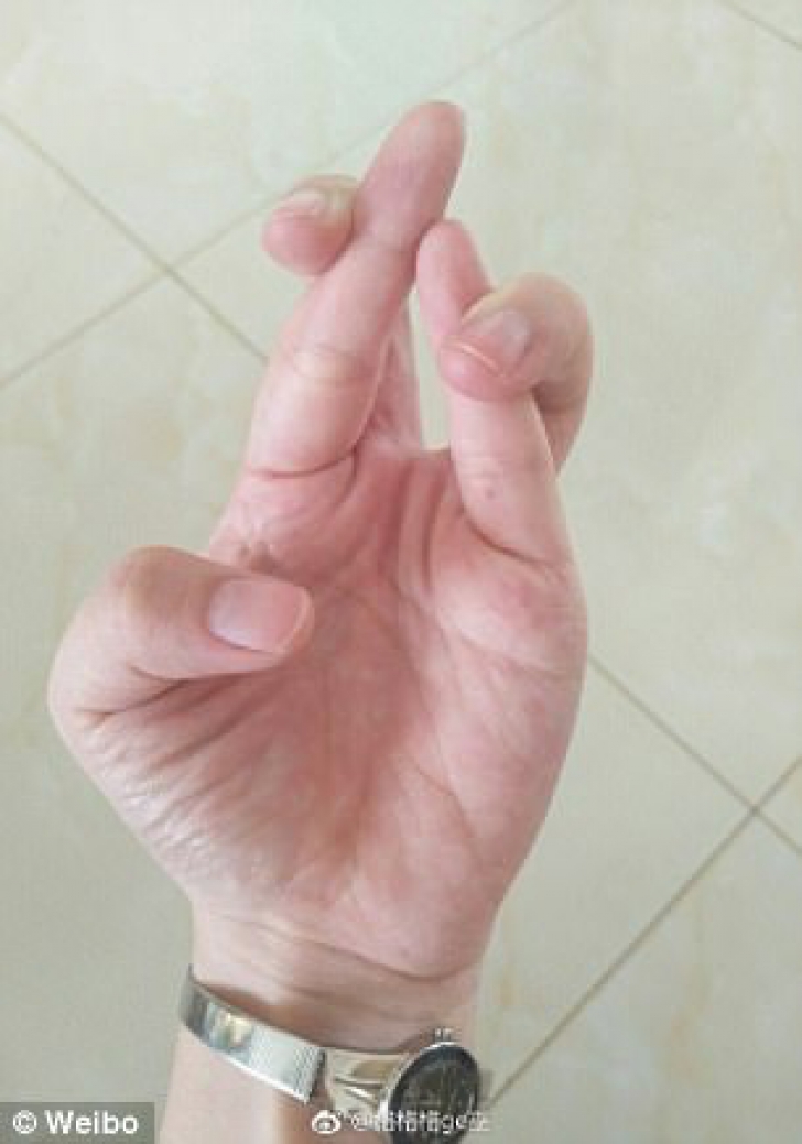 Tu poţi să faci asta cu degetele? Provocarea BIZARĂ lansată de o prezentatoare TV