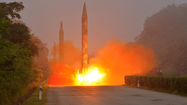 GATA de RĂZBOI. Coreea de Nord ia în calcul un atac cu rachete asupra insulei americane Guam 