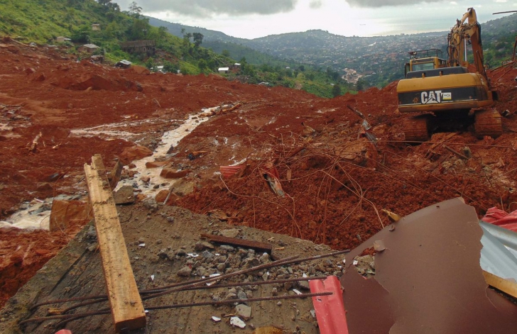 "Erau cadavre peste tot"