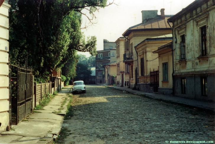 Cum arăta cartierul bucureştean dărâmat de Ceauşescu pentru a construi peste el Casa Poporului