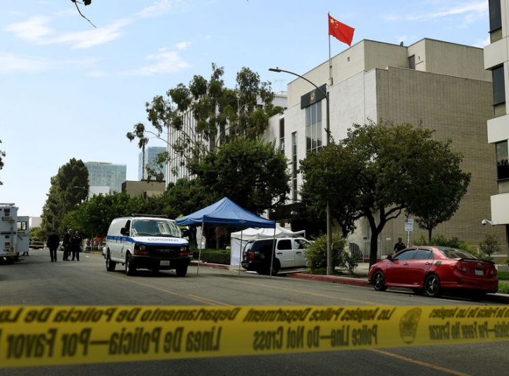 Incident armat la Consulatul Chinei din Los Angeles: un bărbat a deschis focul, apoi s-a sinucis