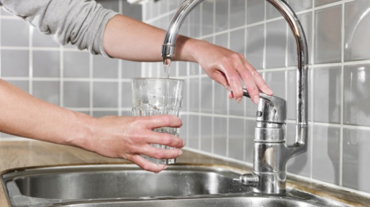 Nestle acuzată că a vândut apă de la robinet 