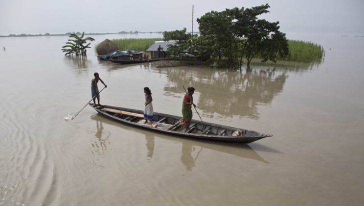 TRAGEDIE. Cel puțin 91 de oameni au murit în India în urma inundațiilor devastatoare