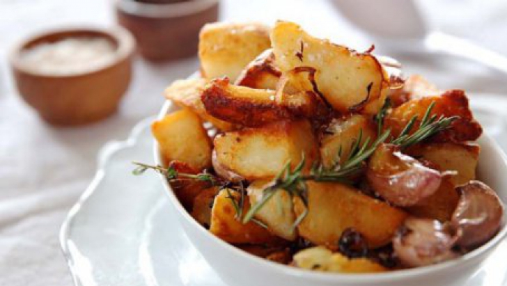 Cum să faci cei mai buni cartofi la cuptor, după rețeta lui Jamie Oliver 