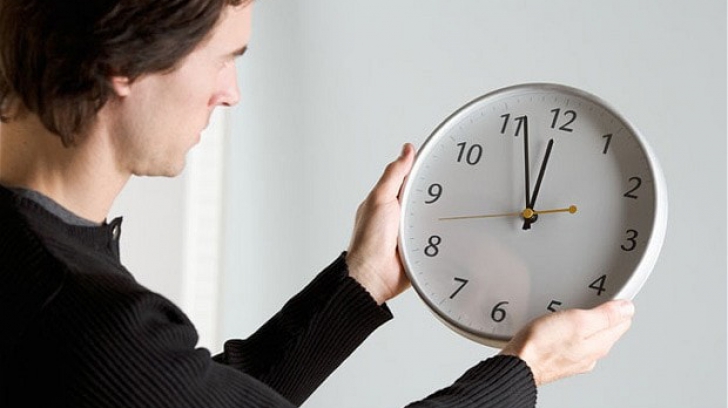 De ce pentru adulţi timpul trece mult mai repede? Explicaţia este uimitoare
