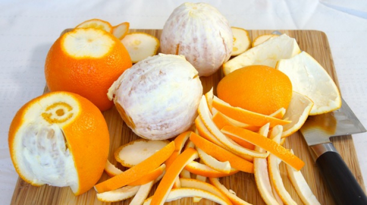 Nu o mai arunca! Coaja de portocală face minuni pentru sănătatea ta