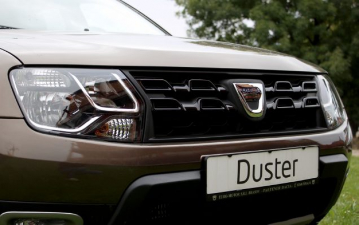 Dacia Duster, noul model care a apărut pe străzi. Românii nici nu ştiau că există aşa ceva