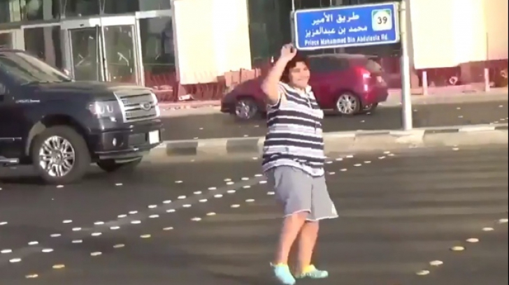 Un băiat de 14 ani, ARESTAT pentru că a dansat Macarena în Arabia Saudită