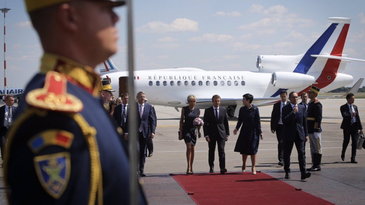 Primul mesaj transmis de Emmanuel Macron la sosirea în România 