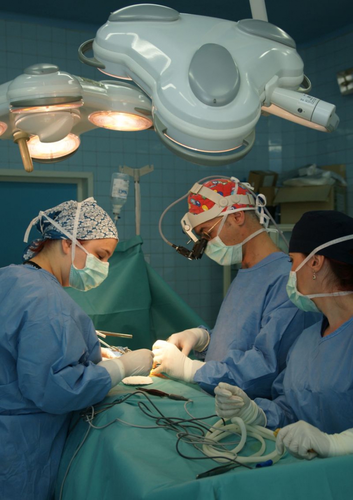 Chirurgul care salvează pacienţii de la amputaţie: Luptăm să compensăm deficiențele de sistem