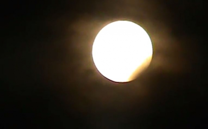 Cum s-a văzut eclipsa de lună la București 