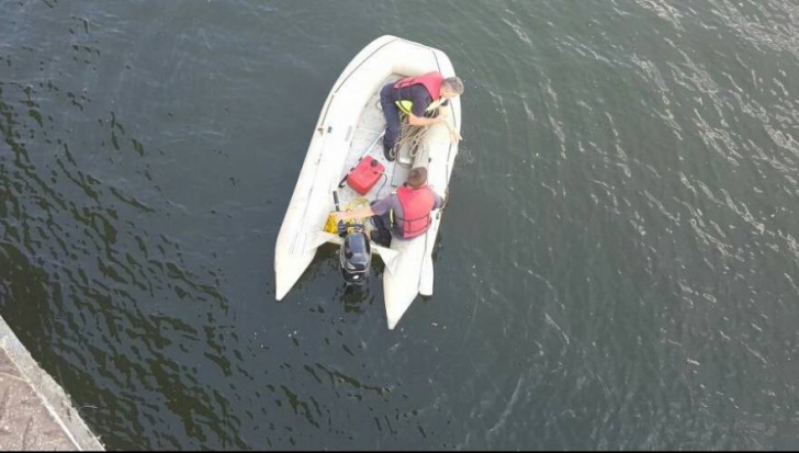 Bărbat înecat în râul Olt; a fost căutat cu scafandri, bărci şi un elicopter SMURD