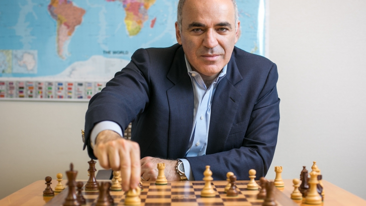 Ce s-a întâmplat cu Garry Kasparov la primul meci de la revenirea în activitate, după 12 ani