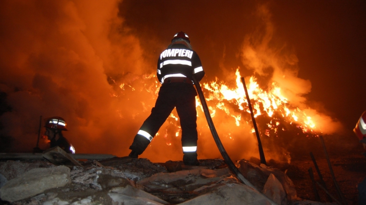Incendiu puternic la o firmă de mezeluri din Alba Iulia