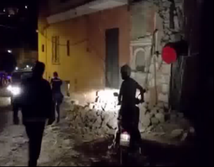 Cutremur în Italia - 2 morți, 39 de răniți! Doi copii, scoși de sub dărâmături în urmă cu câteva ore