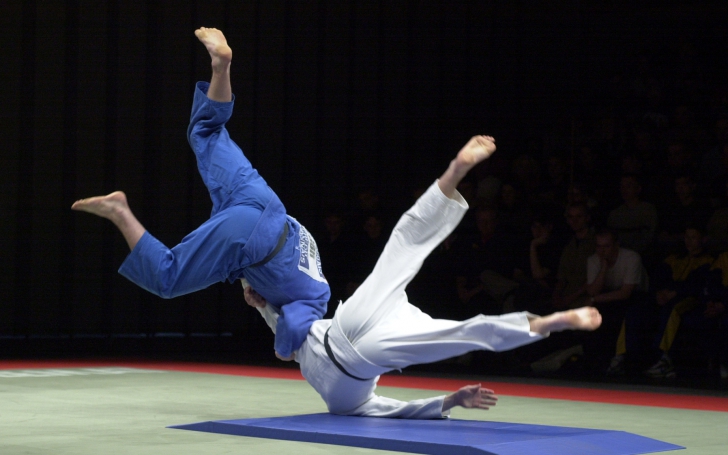 Campionatul național de Judo la Braşov. Au fost medaliate echipele la feminin și masculin