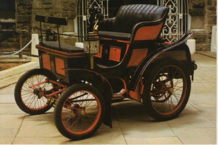 Cum arată prima maşină înmatriculată în România, cu plăcuţa cu numărul 1. S-a întâmplat în 1900