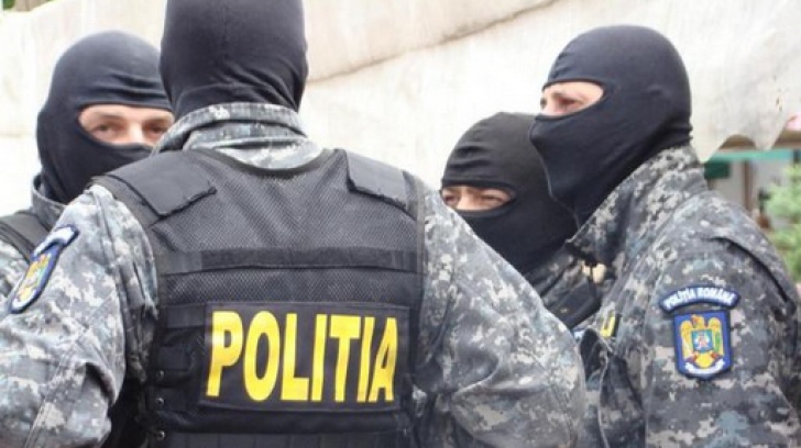 Percheziţii de amploare în Bucureşti şi Ilfov: poliţiştii au descins la 29 de adrese