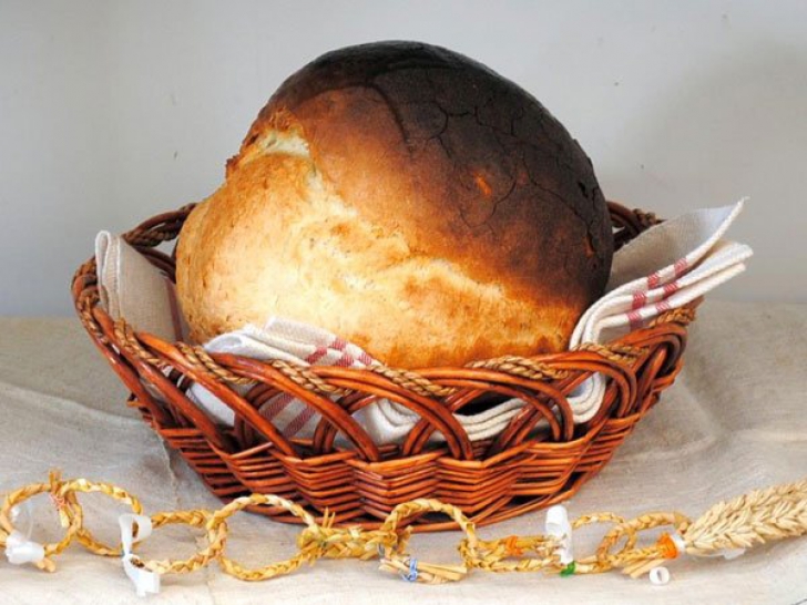 Ce fel de pâine avea săptămânal Ceaușescu pe masă! Vezi de unde era adusă special pentru el