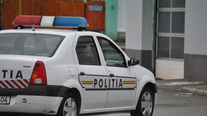Motociclist, lovit de o mașină de poliție după o urmărire ca-n filme în Brașov