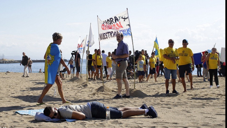 "Barcelona nu e de vânzare!" Proteste pe o plajă împotriva turiștilor 
