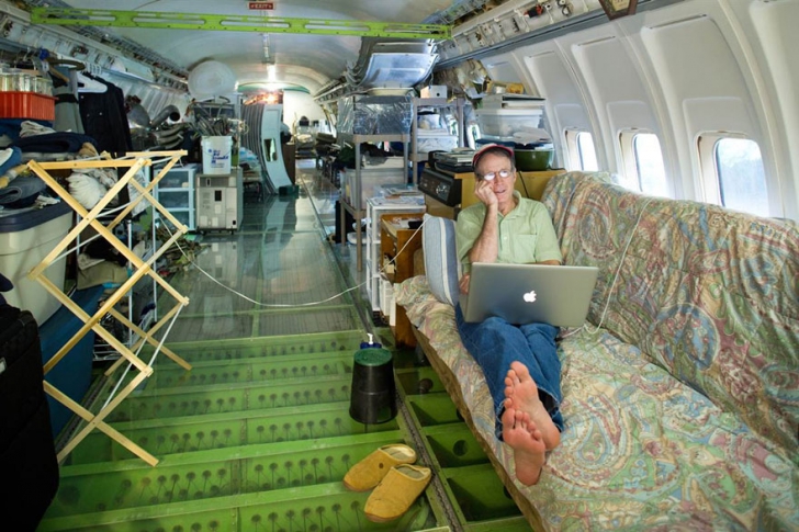 Un american a transformat un avion în casa visurilor sale. Arată senzaţional!
