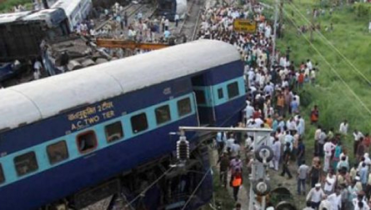 Tren deraiat în India: cel puţin 23 de oameni au murit şi alţi 150 au fost răniţi 