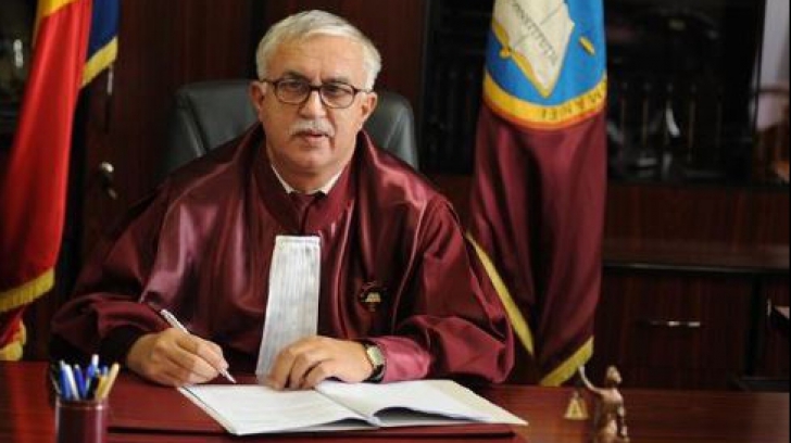 Augustin Zegrean, fost șef CCR: Nu există un termen-limită în care Iohannis să o revoce pe Kovesi