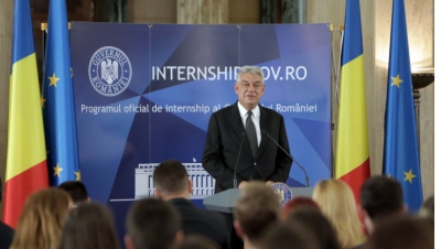 Premierul Tudose: Legea Internshipului, aprobată. Tinerii pot lucra de la 16 ani şi vor fi plătiţi 