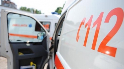 Accident HORROR în Argeș! Un om se află în comă după ce a fost lovit de o ambulanță